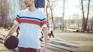 【2024年最新】スポーツ好きの彼氏・男性が絶対喜ぶプレゼント24選_アイキャッチ