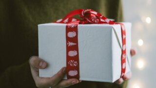 付き合って2年目以降の彼女が喜ぶクリスマスプレゼント【2023年最新版】_アイキャッチ